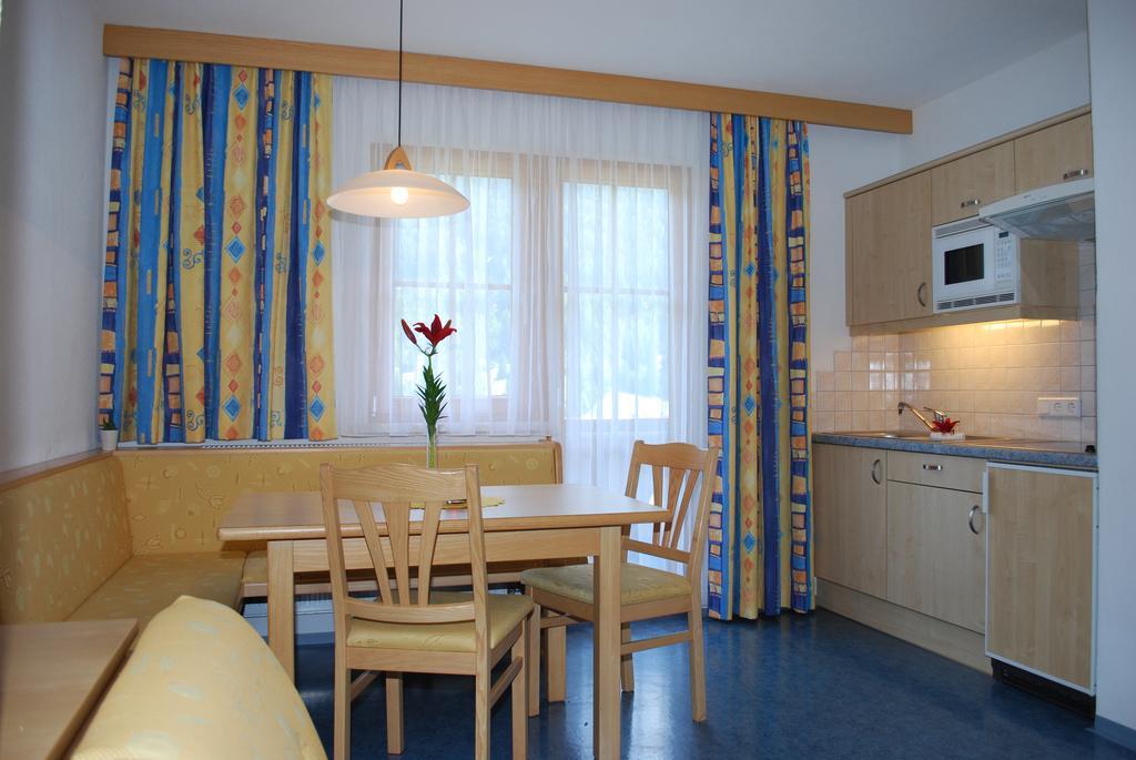 Chasa Monthani Ischgl Szoba fotó
